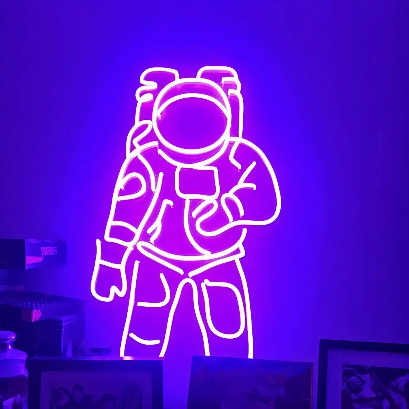 'Astronaut' LED Neon Sign - neonaffair