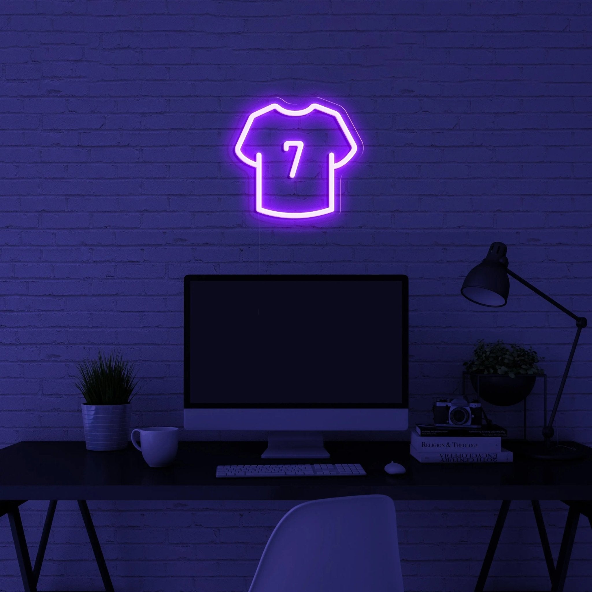 'Shirt nº7' LED Neon Sign - neonaffair