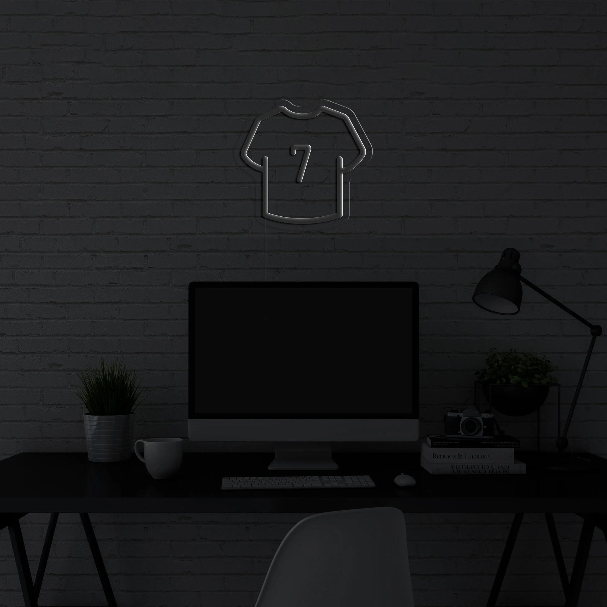 'Shirt nº7' LED Neon Sign - neonaffair